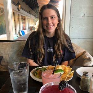 Meet your Posher, Rebeca